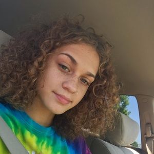 Meet your Posher, Emonni